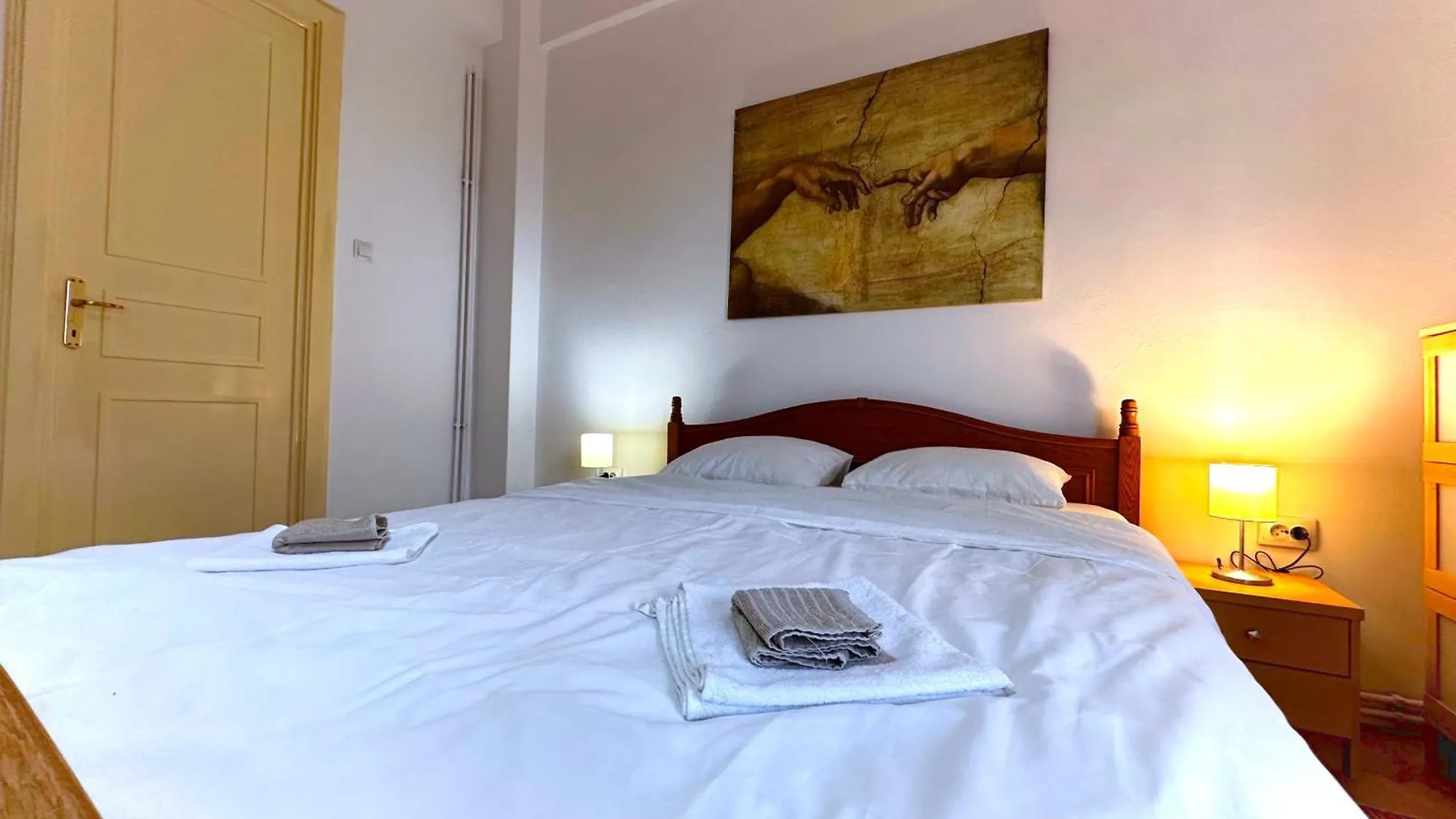 Ultracentral Apartment 4 Rooms - Old City Center -120 Square Meters - Bucharest
