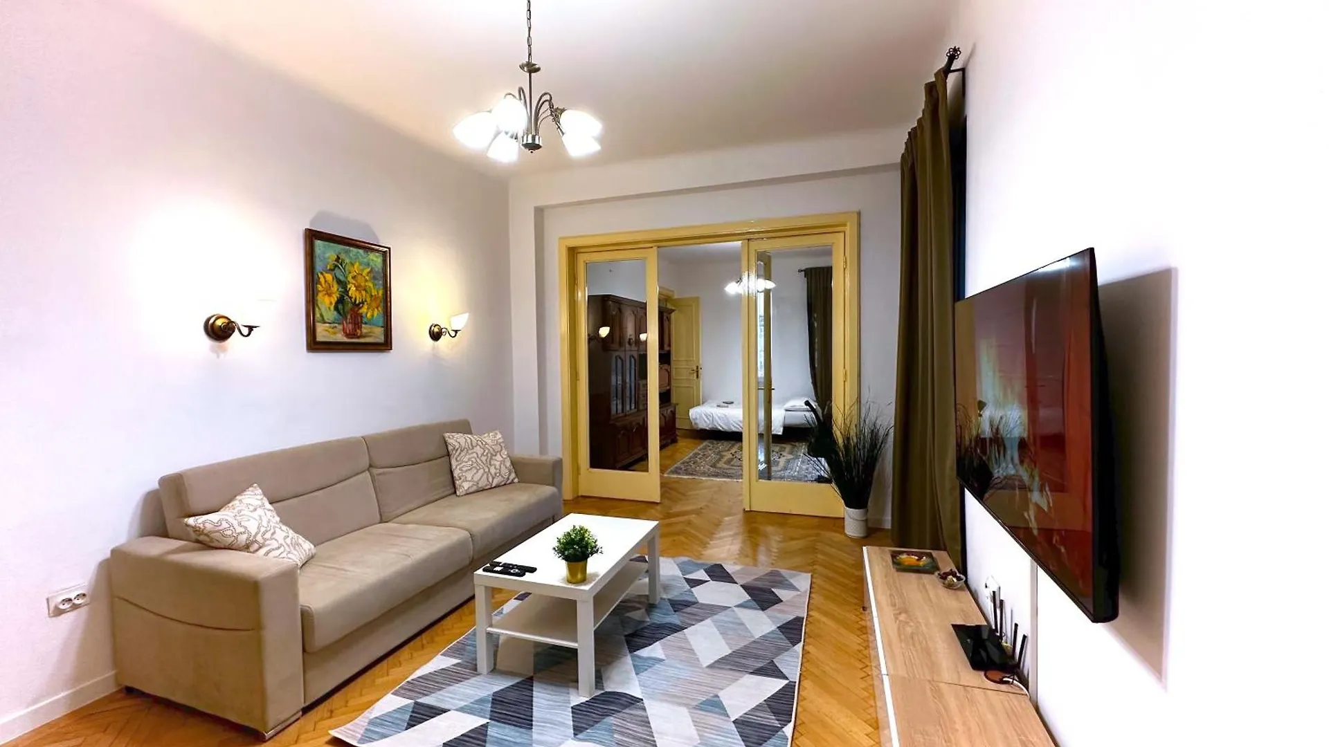 Ultracentral Apartment 4 Rooms - Old City Center -120 Square Meters - Bucharest