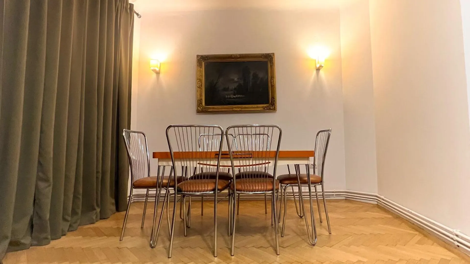 Ultracentral Apartment 4 Rooms - Old City Center -120 Square Meters - Bucharest