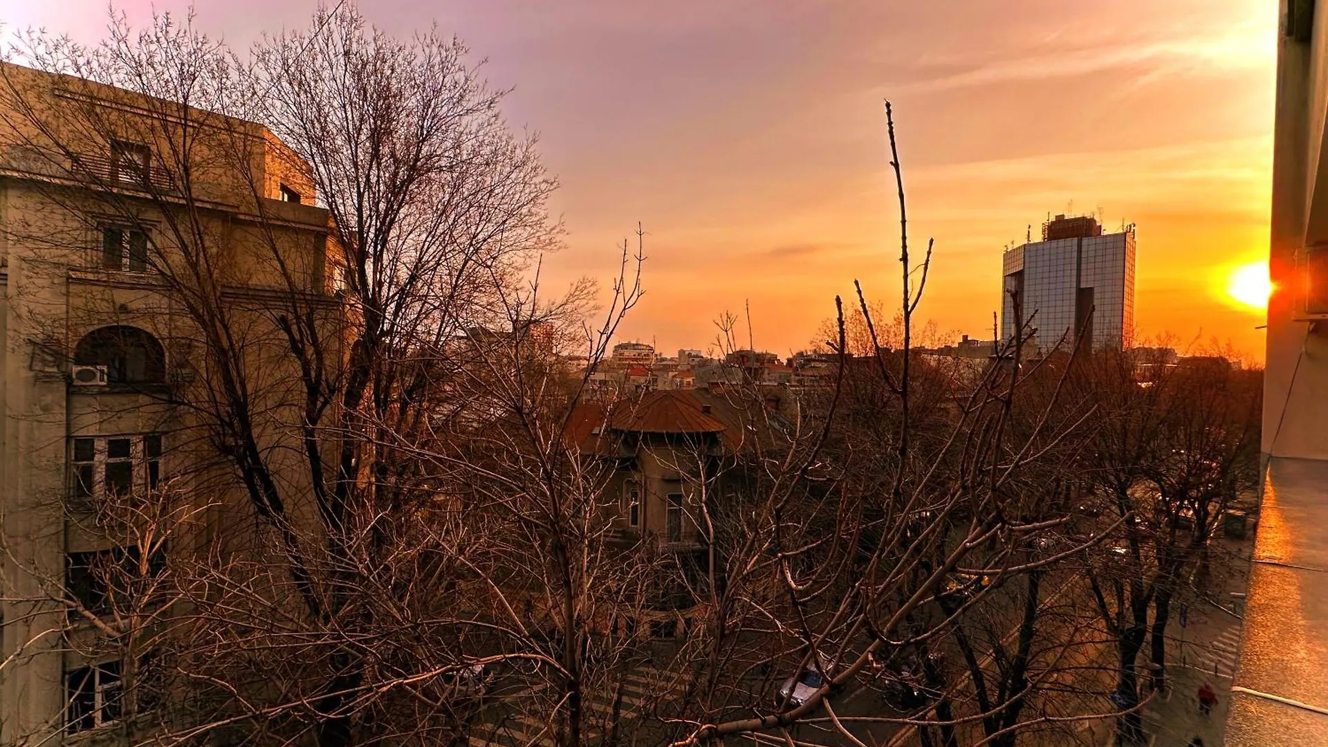 Ultracentral Apartment 4 Rooms - Old City Center -120 Square Meters - Bucharest
