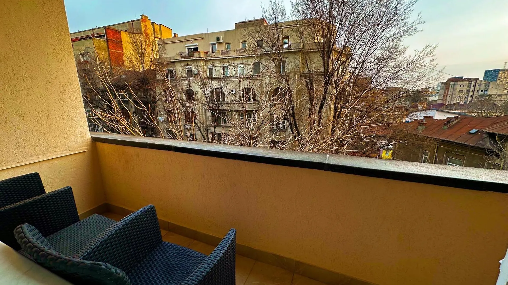 Ultracentral Apartment 4 Rooms - Old City Center -120 Square Meters - Bucharest