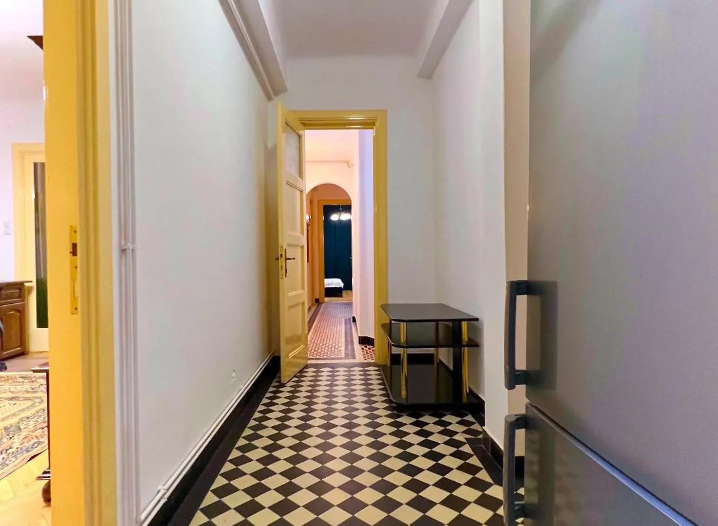 Ultracentral Apartment 4 Rooms - Old City Center -120 Square Meters - Bucharest