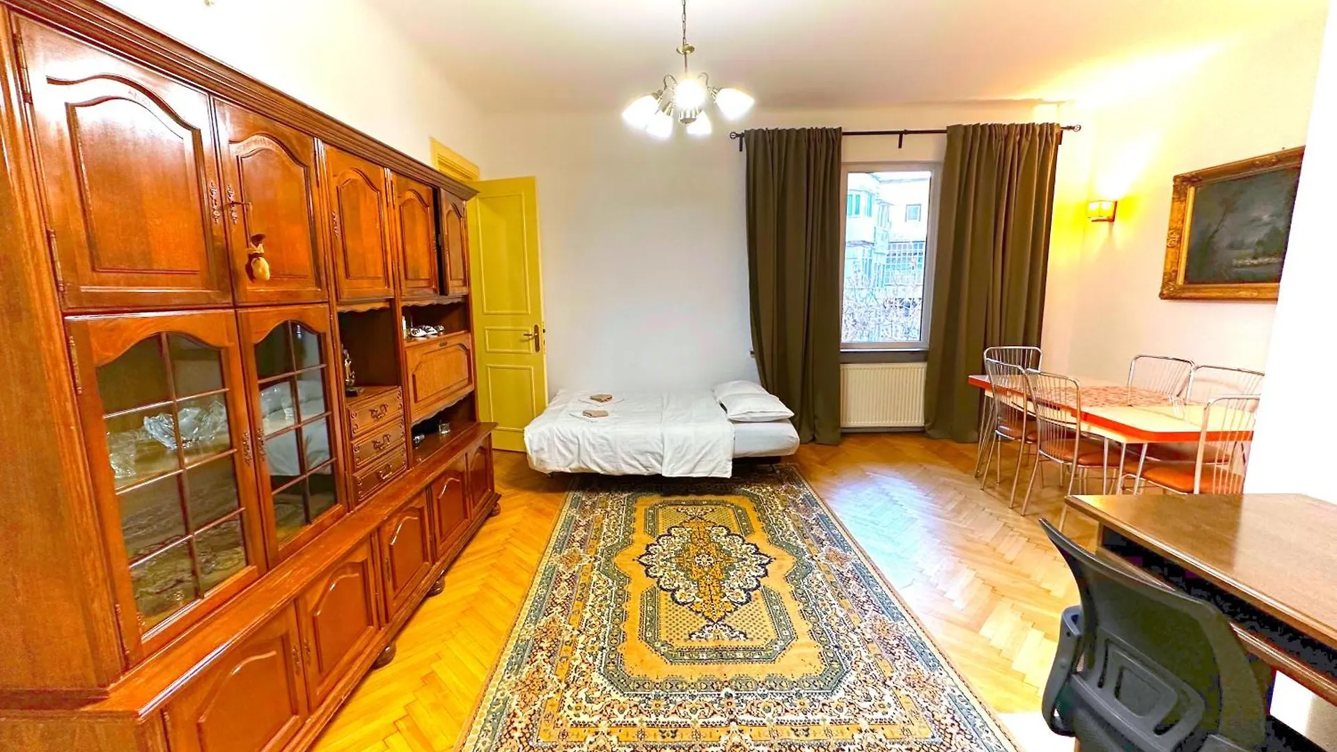 Ultracentral Apartment 4 Rooms - Old City Center -120 Square Meters - Bucharest