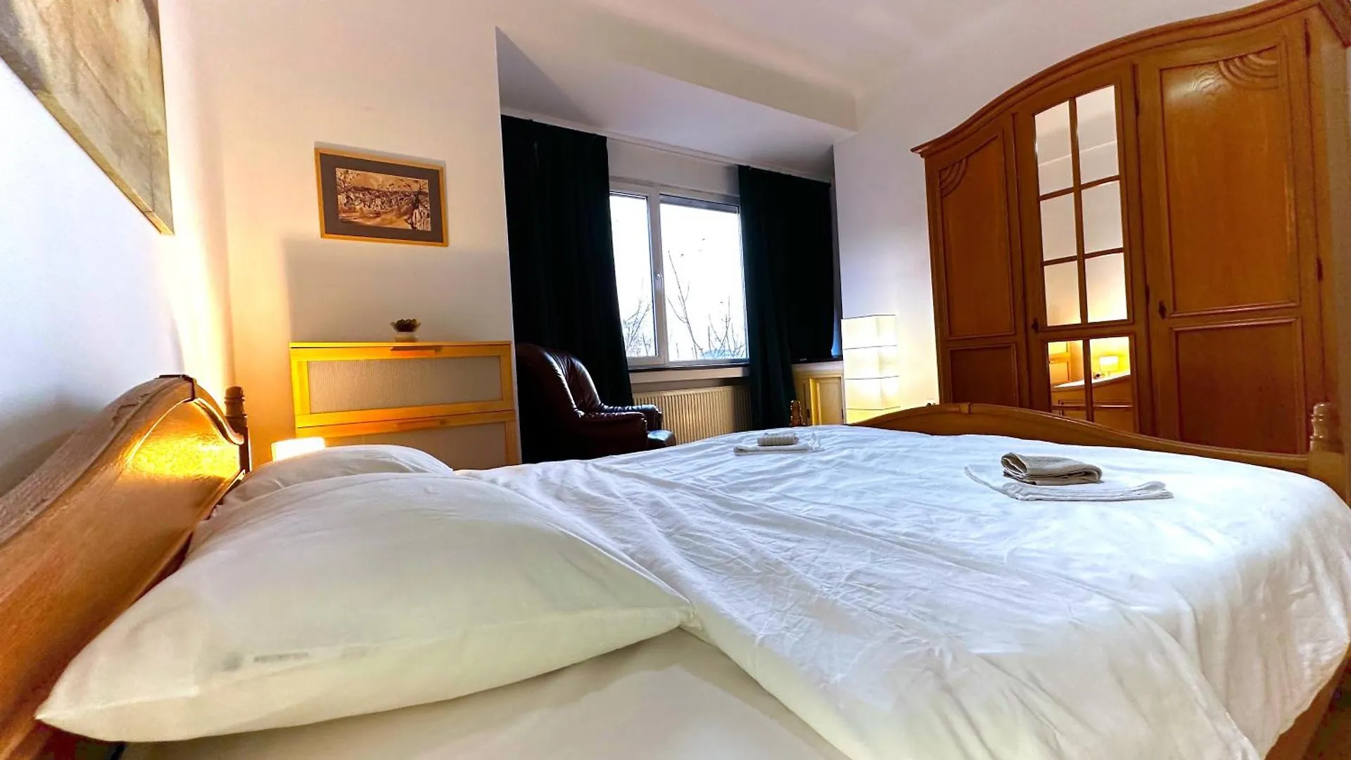Ultracentral Apartment 4 Rooms - Old City Center -120 Square Meters - Bucharest Romania