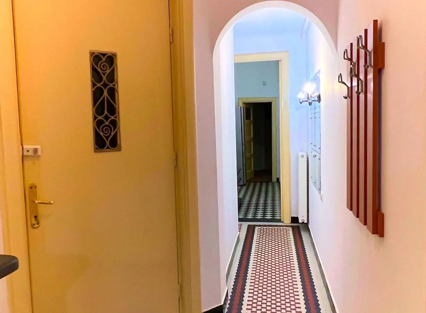 Ultracentral Apartment 4 Rooms - Old City Center -120 Square Meters - Bucharest