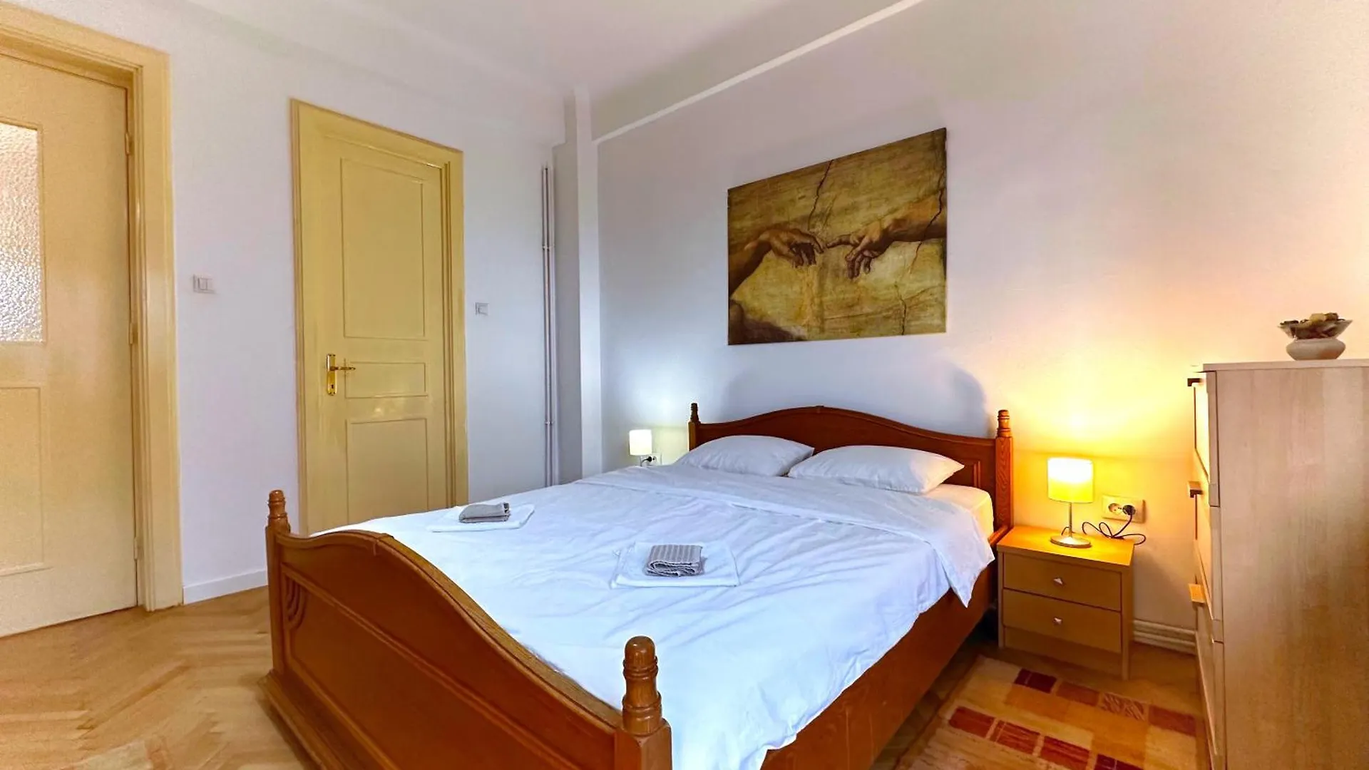 Ultracentral Apartment 4 Rooms - Old City Center -120 Square Meters - Bucharest 0*,  Romania